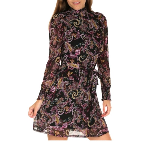 Absolutely Famous Dresses & Skirts - Smocked Tie Waist Long Sleeve
Paisley Dress